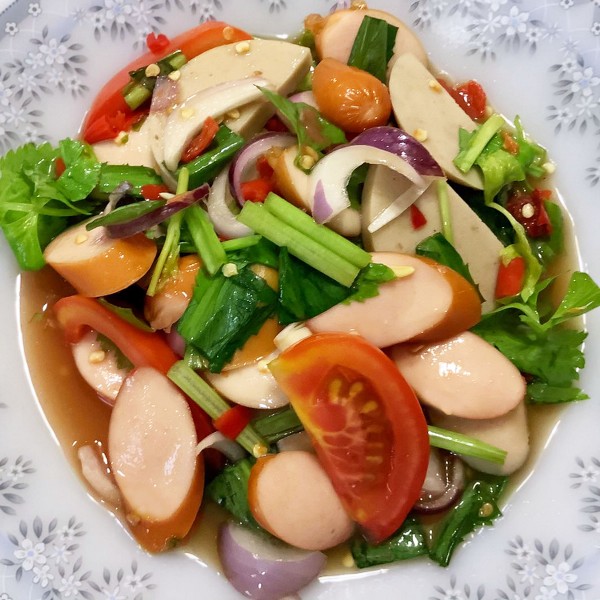 ยำหมูยอ / ยำไส้กรอก / ยำลูกชิ้น / ยำกุนเชียง
